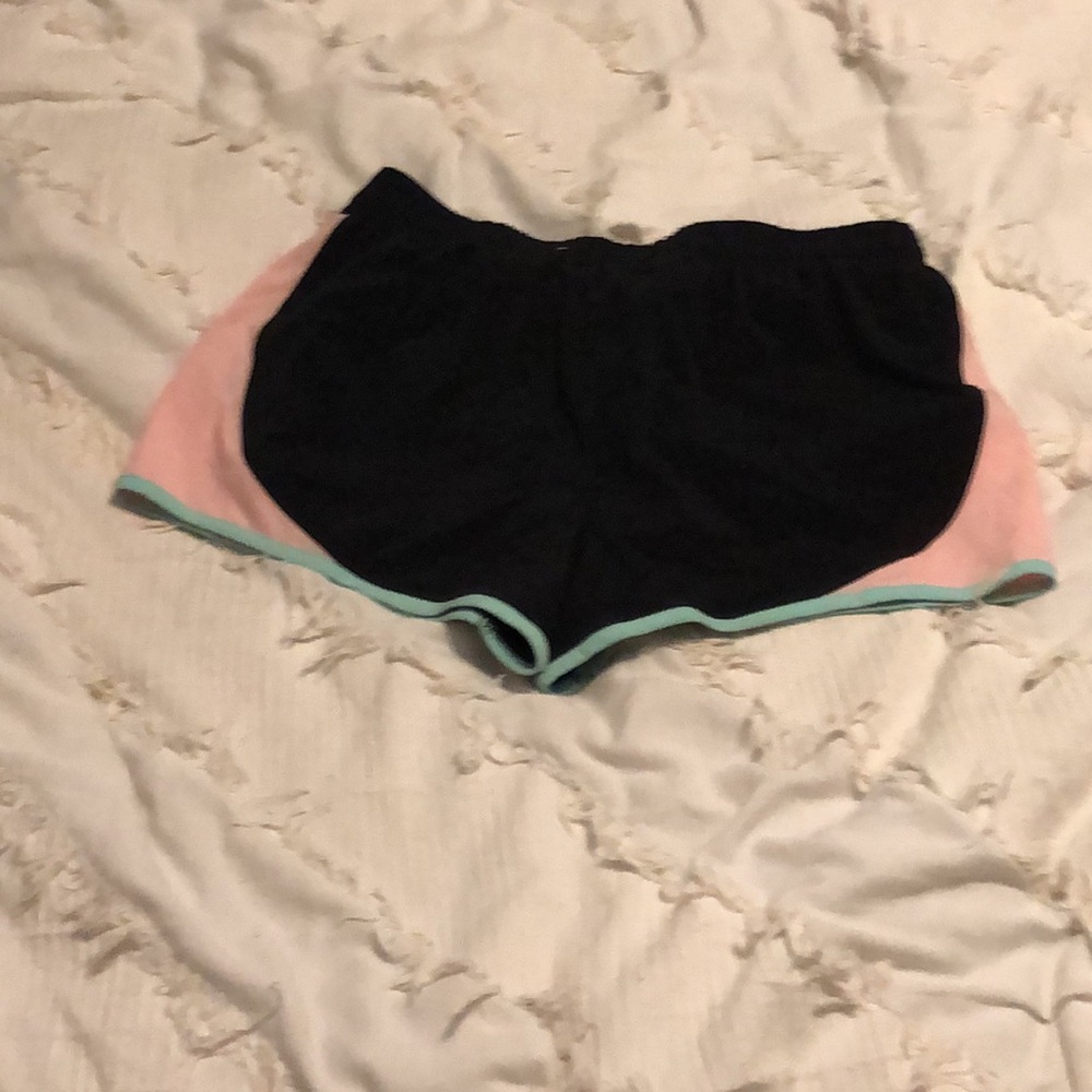 Shorts - Picture 3 of 4